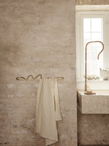 Curvature Towel Bar