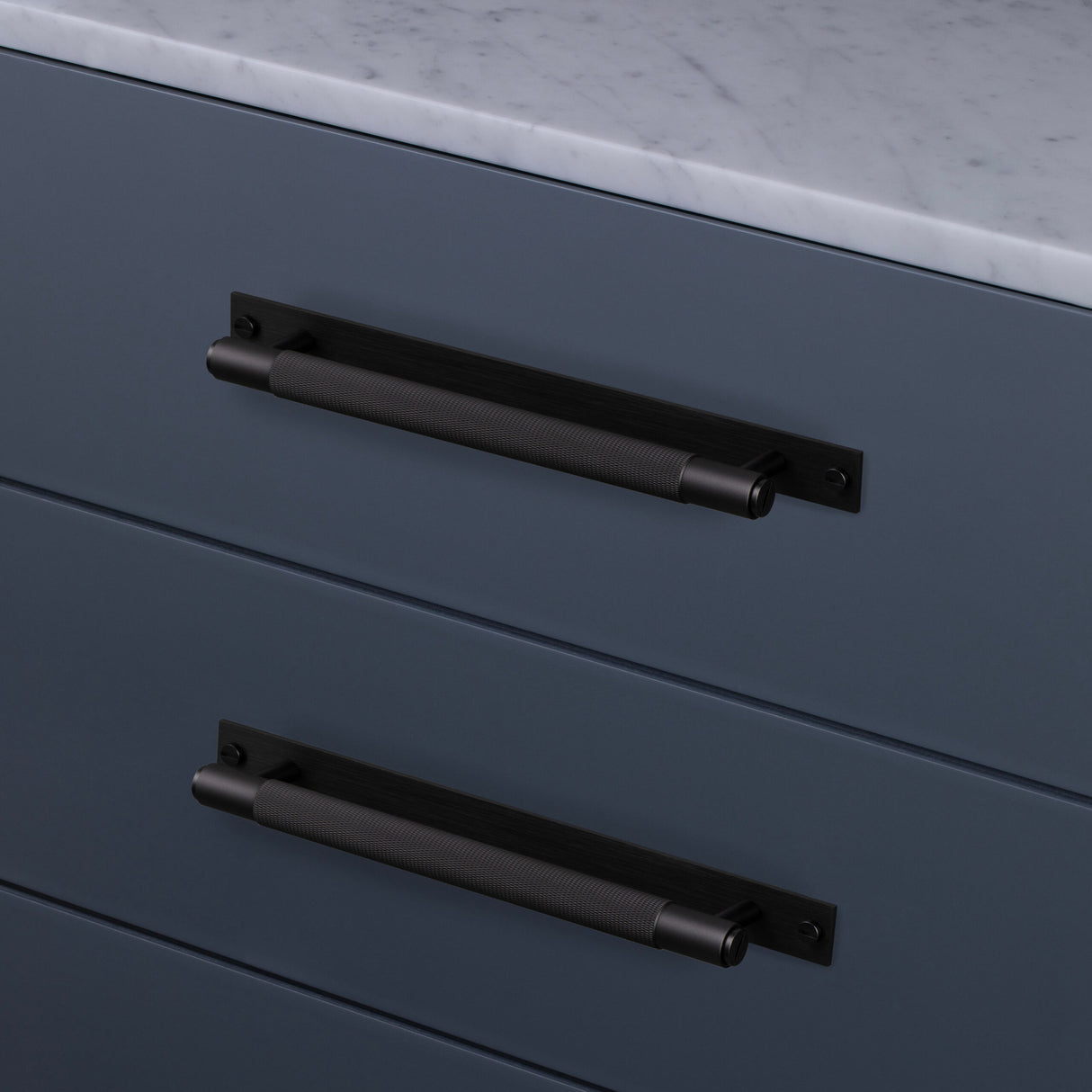 Cross Knurled Bar Cabinet Pull with Plate