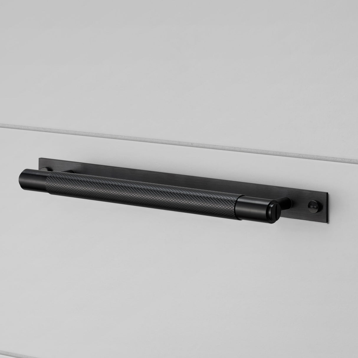 Cross Knurled Bar Cabinet Pull with Plate