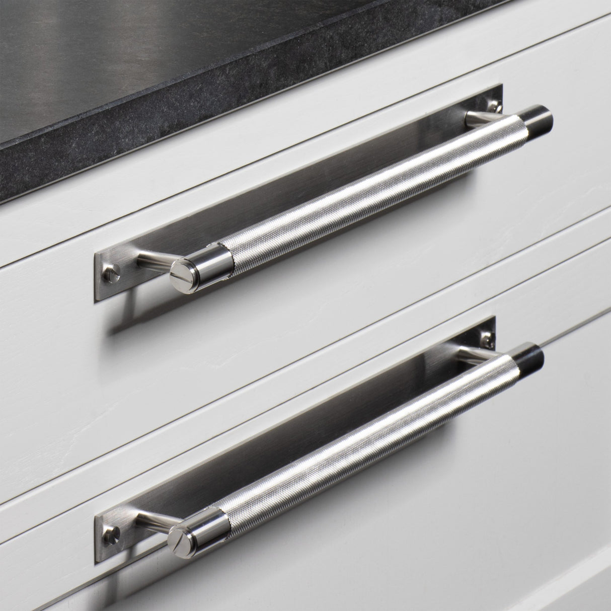 Cross Knurled Bar Cabinet Pull with Plate